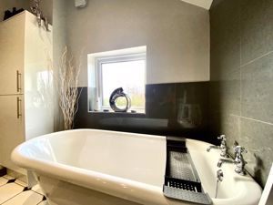 Freestanding Bath- click for photo gallery